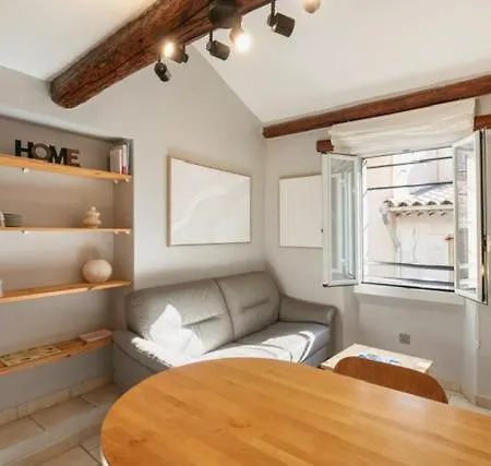 Apartament Duplex Au Coeur Du Vieil Antibes, Le Jamesy